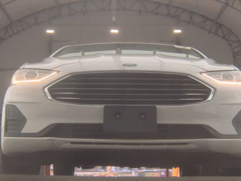 Used 2019 Ford Fusion SE FWD image 11