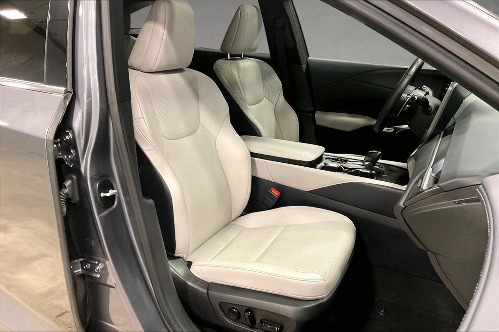 Used 2023 Lexus RX 350 Premium w/ Accessory Package (Z1) AWD/4WD image 30