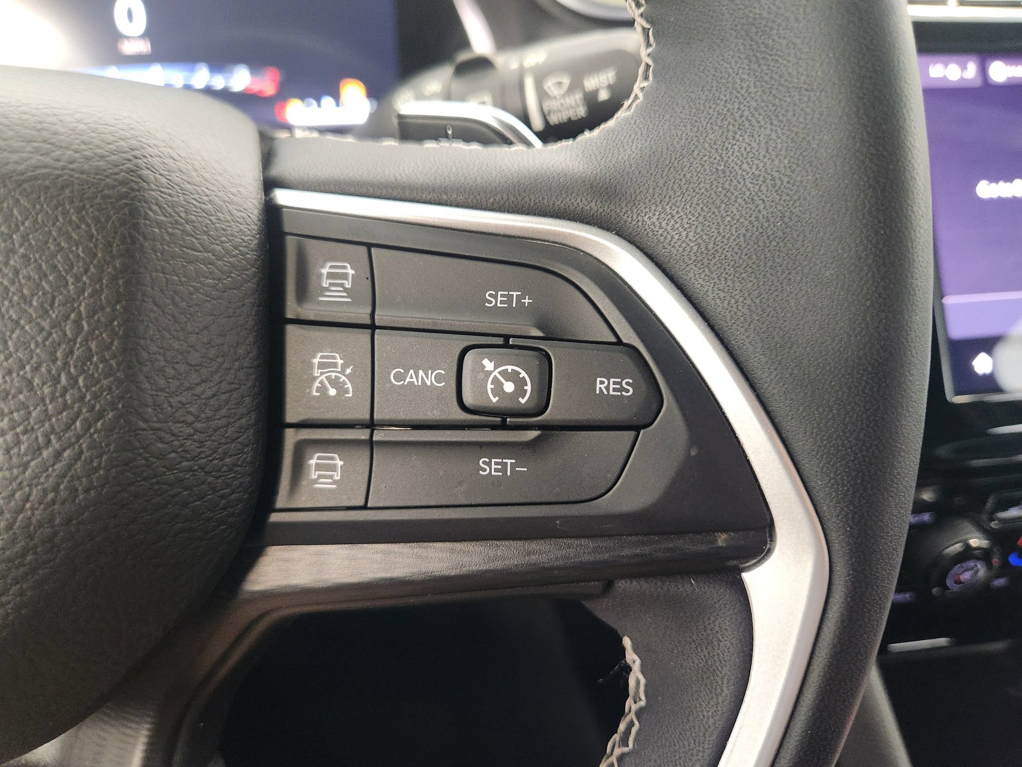 Used 2023 Jeep Grand Cherokee Altitude AWD/4WD image 29