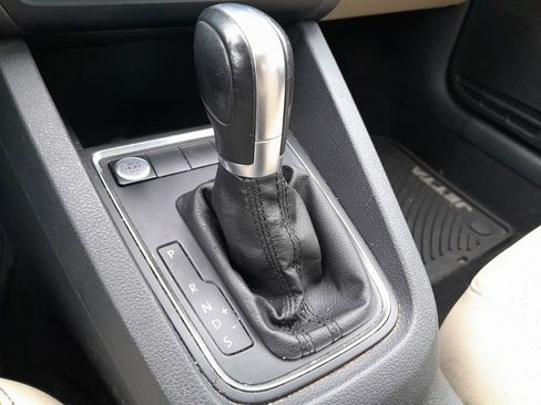 Used 2017 Volkswagen Jetta SE FWD image 26