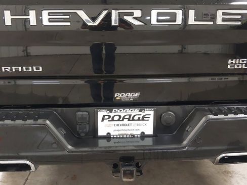 Used 2021 Chevrolet Silverado 1500 High Country w/ Technology Package AWD/4WD image 31