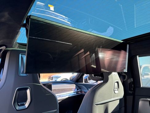 New 2026 BMW 760i xDrive w/ Executive Package image 22