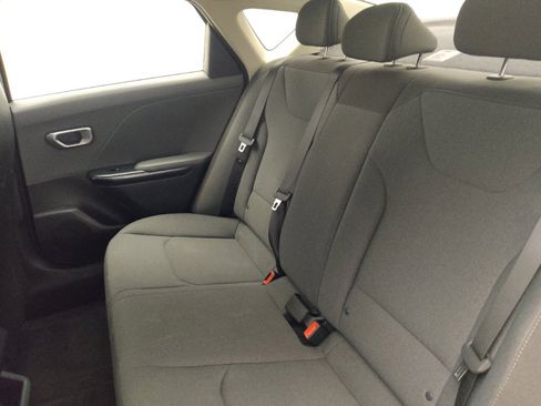 Used 2025 Kia K4 FWD image 18