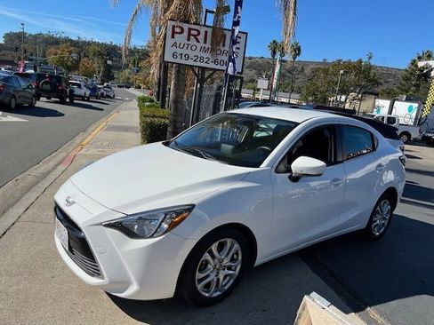 Used 2016 Scion iA image 2