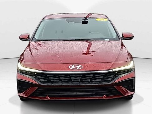 Used 2024 Hyundai Elantra SEL image 2