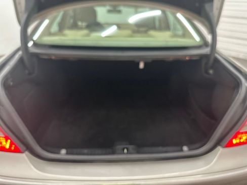 Used 2009 Mercedes-Benz E 350 Sedan image 31