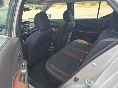 Used 2018 Nissan Kicks SR FWD image 6