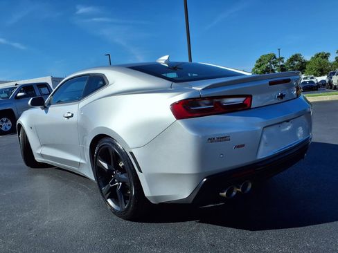 Used 2018 Chevrolet Camaro LT RWD image 30