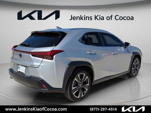 Used 2020 Lexus UX 250h w/ Premium Package AWD/4WD image 4
