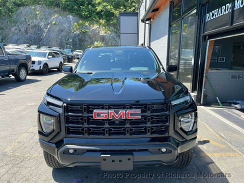 Used 2024 GMC Canyon Elevation w/ Convenience Package AWD/4WD image 4