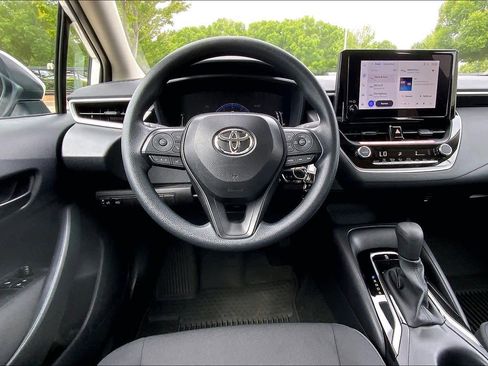 Used 2026 Toyota Corolla LE FWD image 6