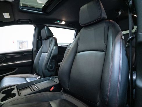 Used 2023 Honda Odyssey Sport image 6