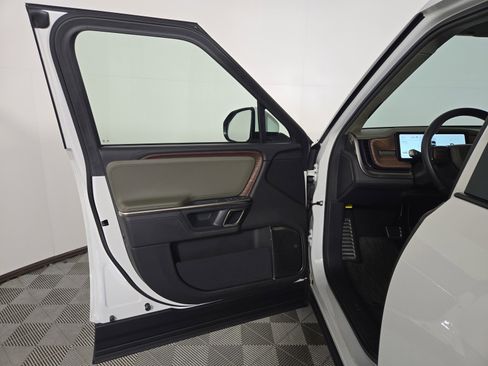 Used 2023 Rivian R1T Adventure image 16