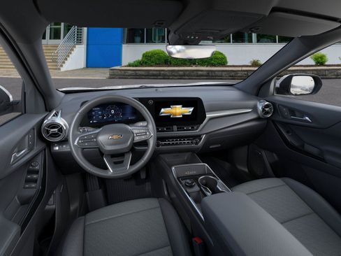New 2026 Chevrolet Equinox LT w/ Convenience Package II FWD image 15