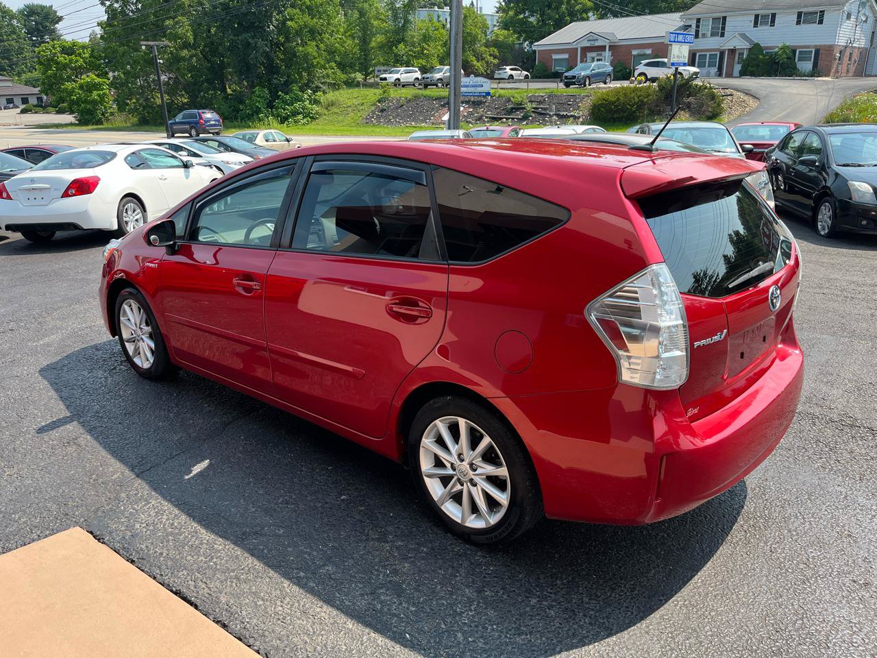 Used 2014 Toyota Prius V Five FWD image 9