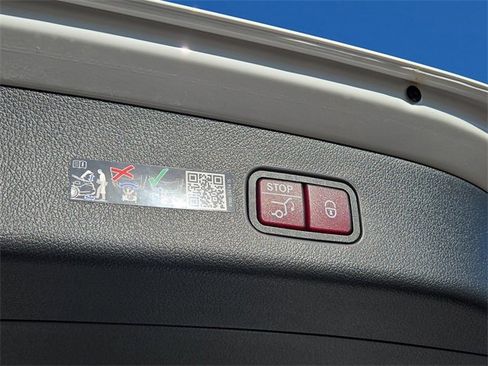 New 2026 Mercedes-Benz GLC 300 4MATIC image 32