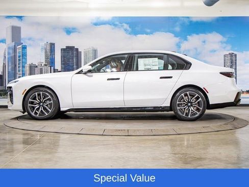 Used 2025 BMW 760i xDrive AWD/4WD image 6