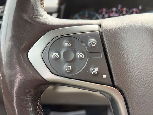 Used 2018 Chevrolet Suburban Premier AWD/4WD image 17
