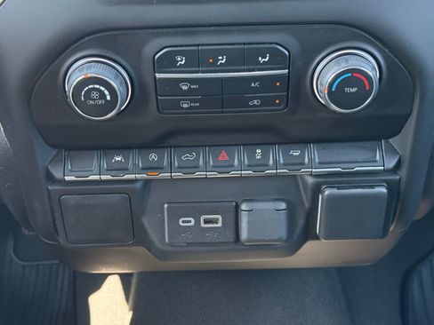 Used 2024 Chevrolet Silverado 1500 Custom image 25