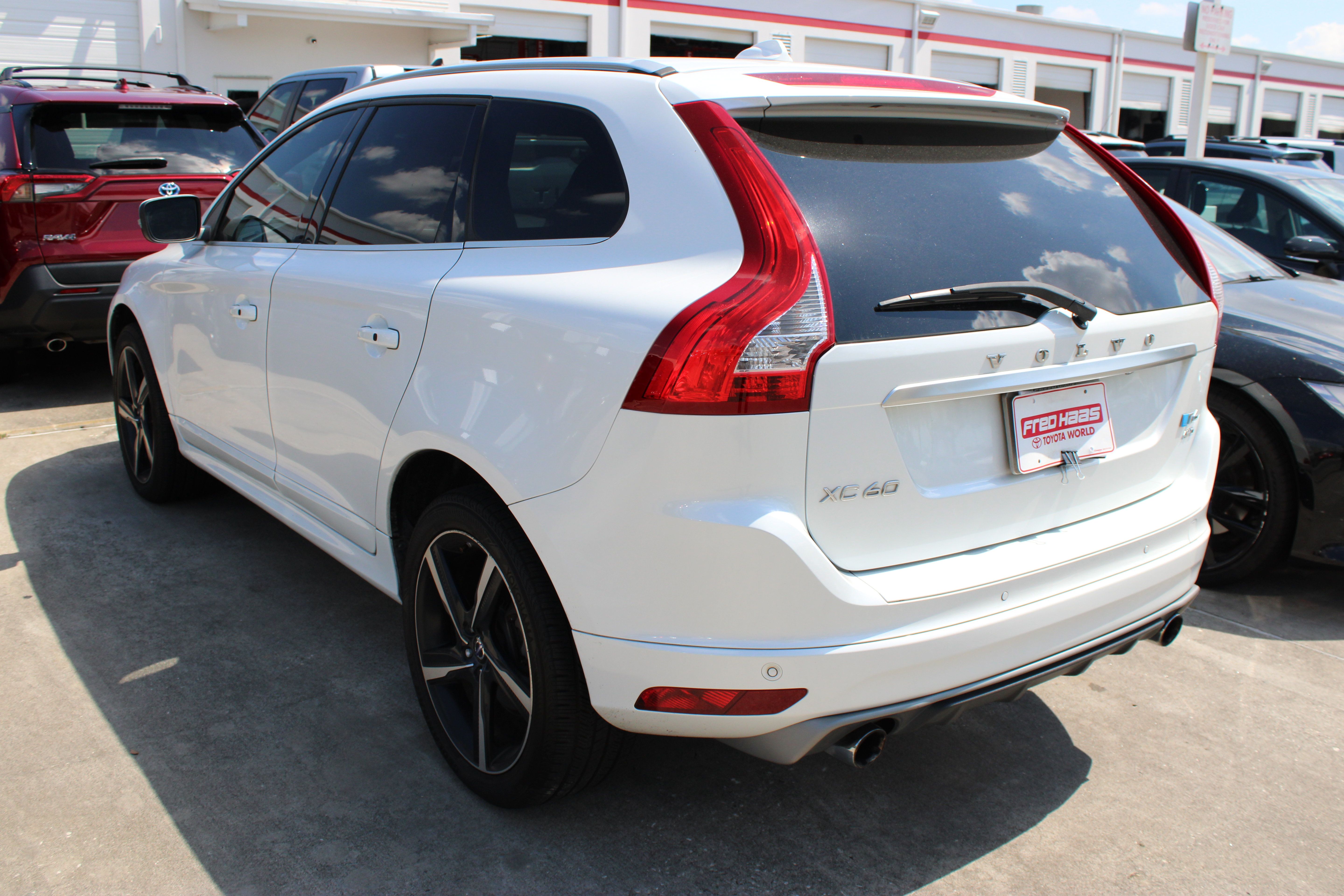 Used 2015 Volvo XC60 T6 R-Design Platinum AWD/4WD image 5