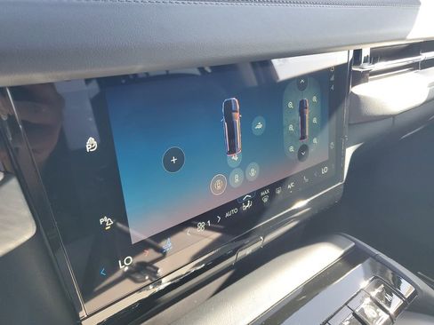 New 2025 Lincoln Navigator L Reserve AWD/4WD image 30