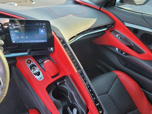 Used 2024 Chevrolet Corvette Stingray Preferred Conv RWD image 18