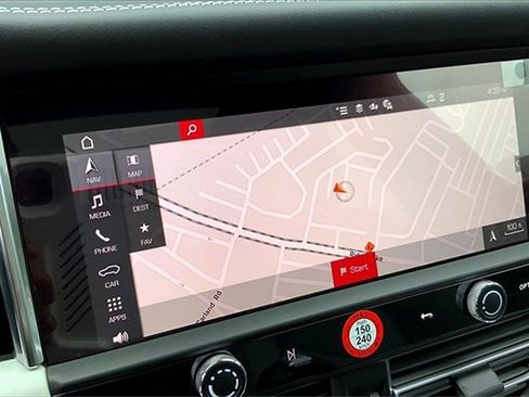 New 2025 Porsche Macan image 34