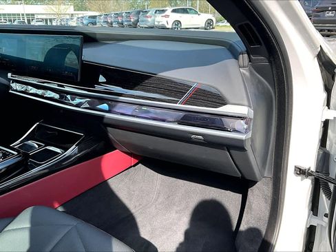 Certified 2025 BMW 740i xDrive image 18