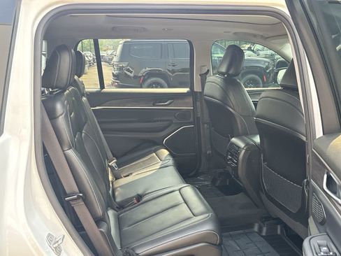 Used 2021 Jeep Grand Cherokee L Limited w/ Trailer Tow Group (B) AWD/4WD image 10