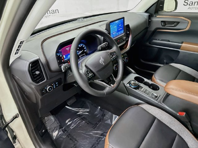 Used 2024 Ford Bronco Sport Outer Banks w/ Tech Package AWD/4WD image 9