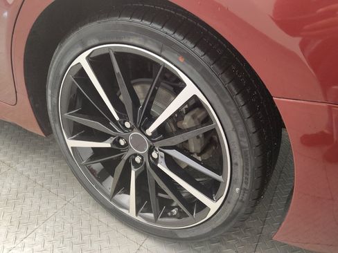 Used 2018 Toyota Camry XSE FWD image 31