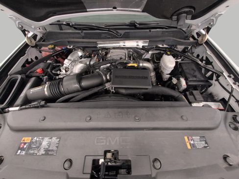Used 2019 GMC Sierra 2500 SLE w/ SLE Preferred Package AWD/4WD image 8