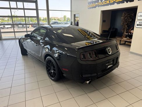 Used 2013 Ford Mustang GT image 3