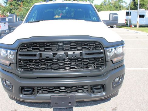 Used 2024 RAM 3500 Tradesman w/ Max Tow Package AWD/4WD image 2