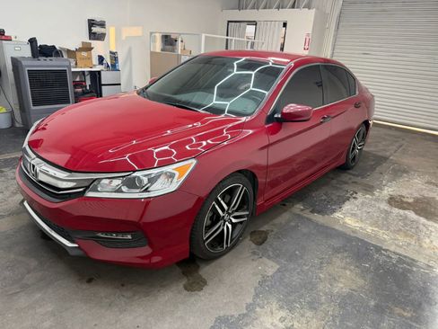 Used 2017 Honda Accord Sport image 5