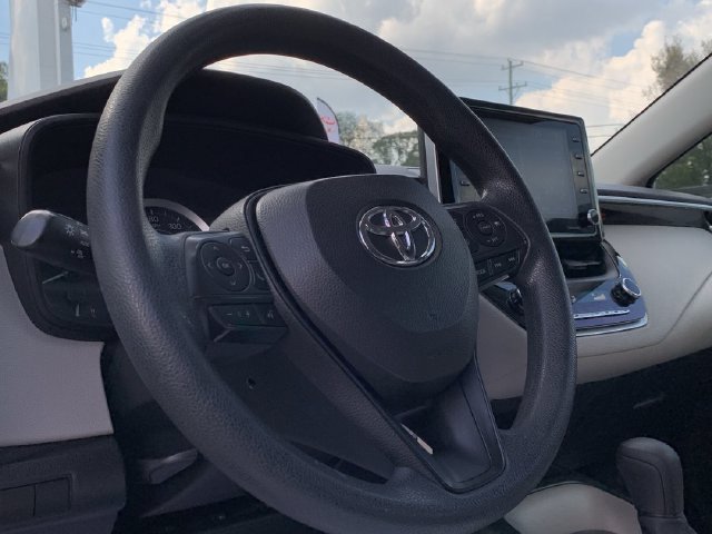 Used 2021 Toyota Corolla LE FWD image 19