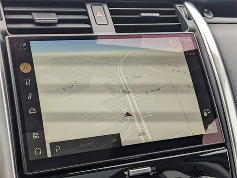 Used 2024 Land Rover Discovery S image 6