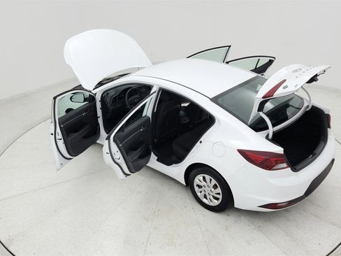 Used 2019 Hyundai Elantra SE w/ Cargo Package image 22