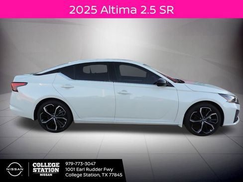 New 2025 Nissan Altima 2.5 SR w/ SR Premium Package image 2