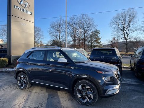 New 2026 Hyundai Venue SEL image 2