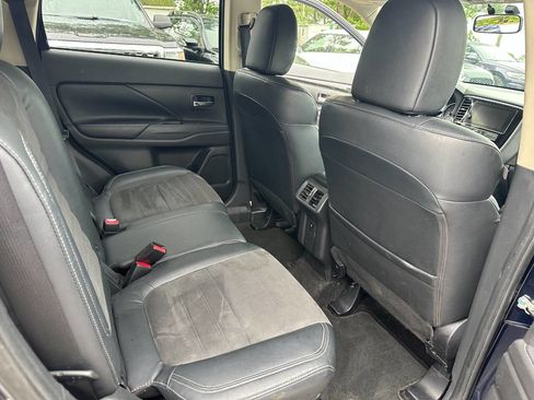 Used 2019 Mitsubishi Outlander SE AWD/4WD image 17