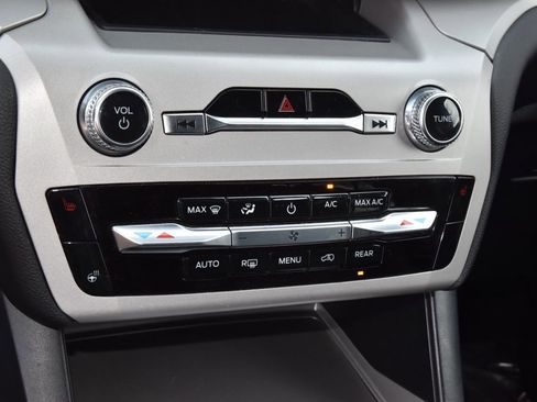 Used 2023 Ford Explorer XLT w/ Equipment Group 202A image 25