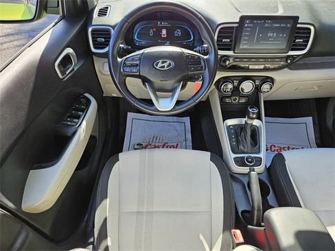 Used 2023 Hyundai Venue SEL image 10