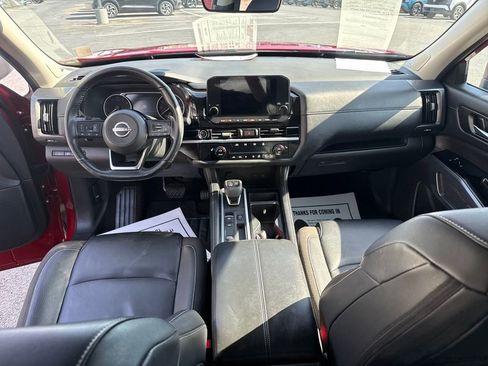 Used 2024 Nissan Pathfinder SL w/ SL Premium Package image 13