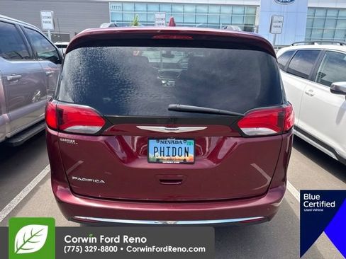 Used 2019 Chrysler Pacifica Touring-L FWD image 5