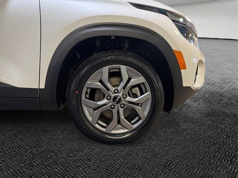 Certified 2024 Kia Seltos S image 11