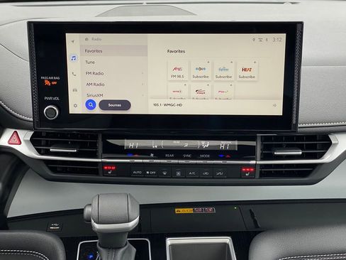 Used 2025 Toyota Sienna XSE image 23