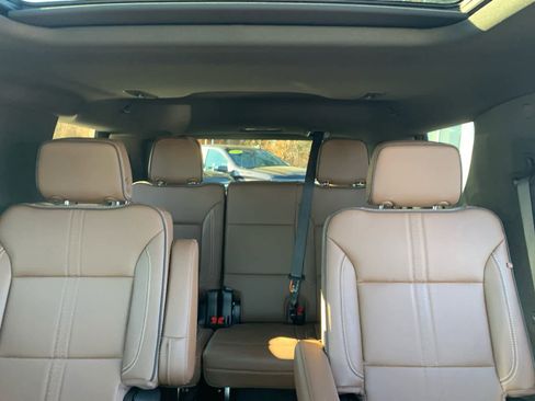 Used 2025 Chevrolet Tahoe High Country image 27