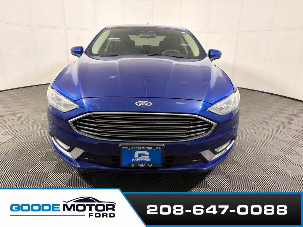 Used 2017 Ford Fusion SE w/ Equipment Group 201A FWD image 3