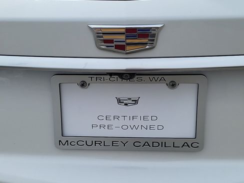 Used 2024 Cadillac XT6 Premium Luxury w/ Technology Package AWD/4WD image 32